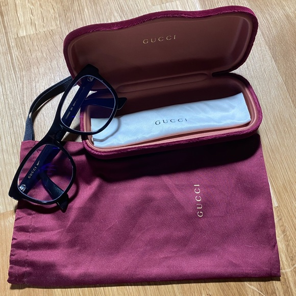 GUCCI eyeglass frames with TWO cases - Picture 3 of 6